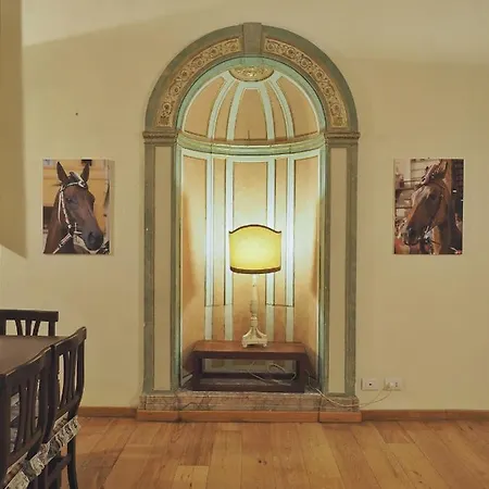 Palazzo Bianchi Bandinelli By Francigenaapartments Apartman