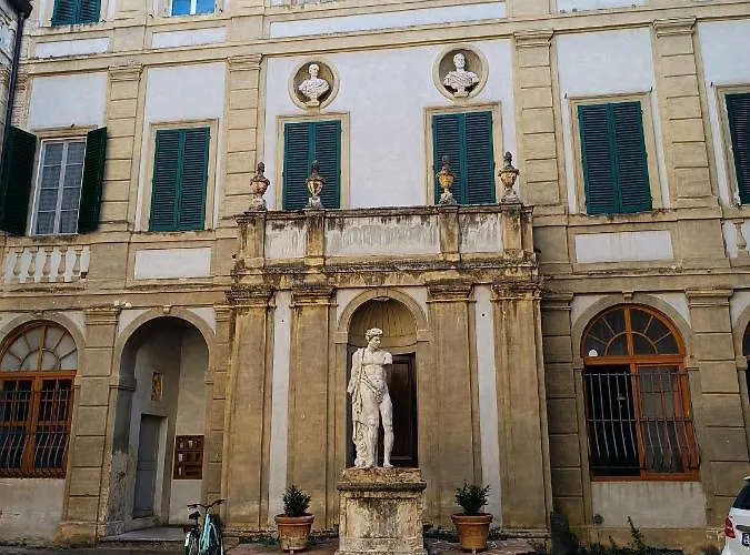 شقة Palazzo Bianchi Bandinelli By Francigenaapartments *